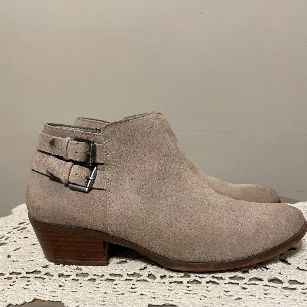 Sam Edelman Petal Suede Sand/Taupe/Beige Ankle Boots